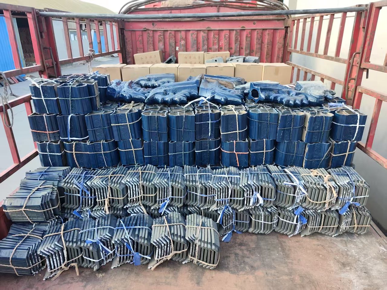 装车完成：整车捆扎加固后待发